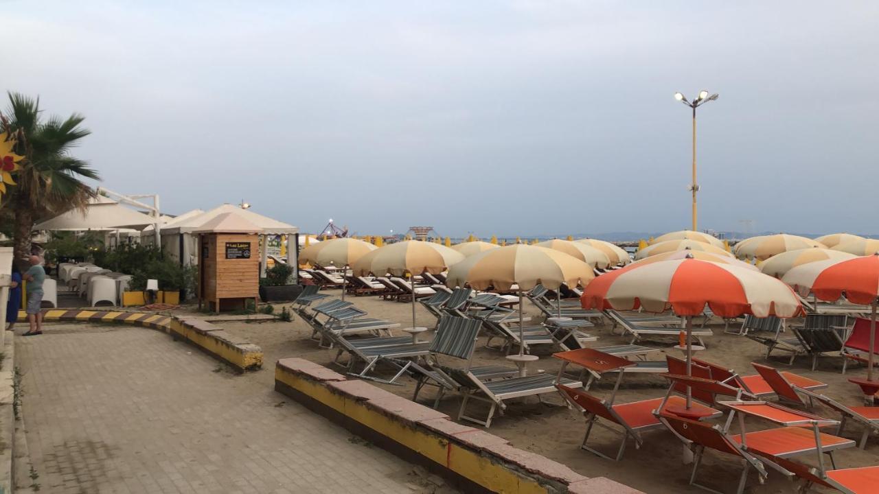 Sun & Sea Apartment Durres Exterior photo